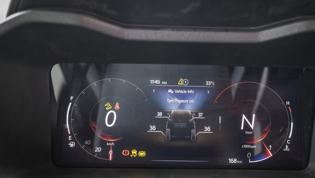 Mahindra XUV 3XO GST Rate List & Old vs New Comparison w/ GST Price Cut | V3Cars 3 Mahindra XUV 3XO GST Rate