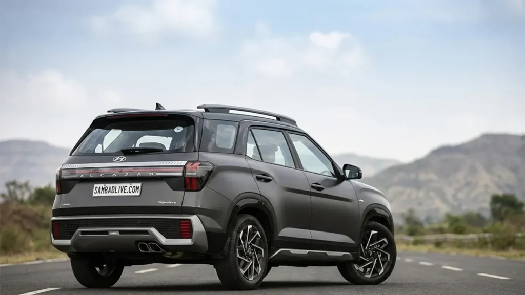 Hyundai Alcazar Review: Features, Interior, Safety, Technology 2 Hyundai Alcazar Review: show back side style of car